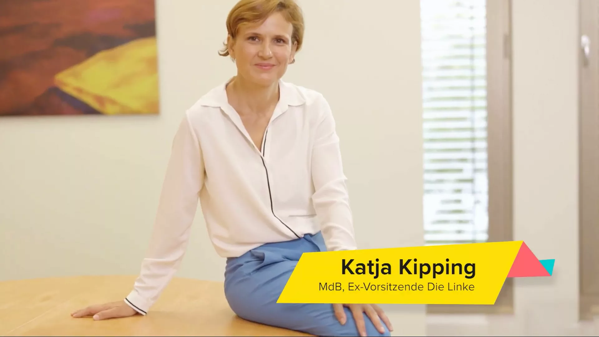 Videostill mit Katja Kipping im Wahlcamp Interview